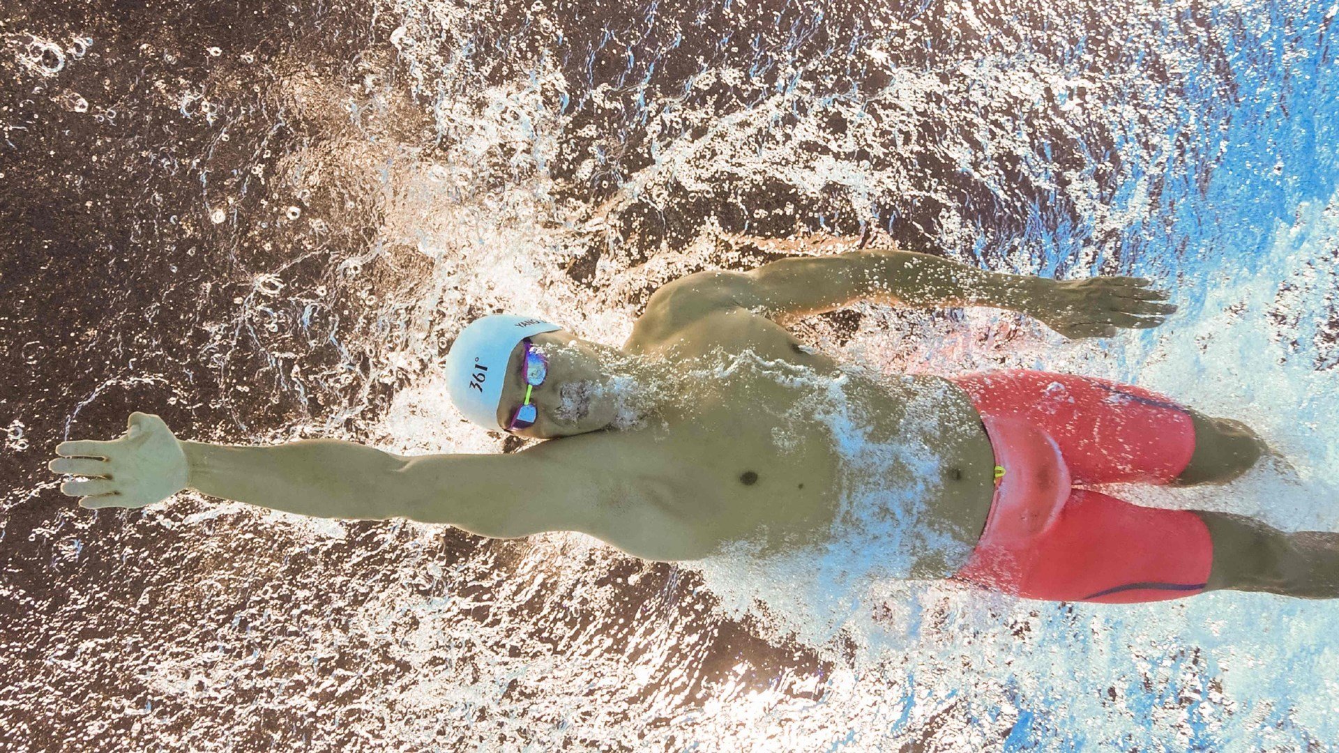 逆境突围:车手们的精彩翻盘,逆境突袭介绍